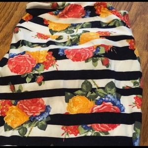 LuLaRoe “Julia print” TC leggings